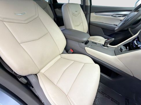 Used 2018 Cadillac XT5 Luxury w/ Driver Awareness Package FWD image 15