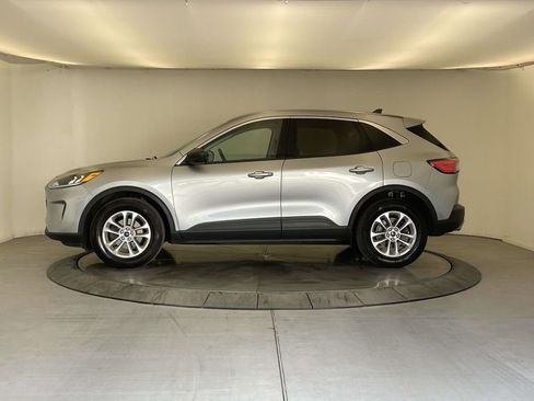 Used 2022 Ford Escape SE w/ Convenience Package AWD/4WD image 2