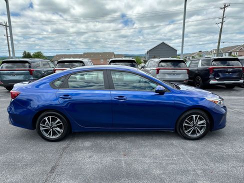 Used 2024 Kia Forte LXS FWD image 4