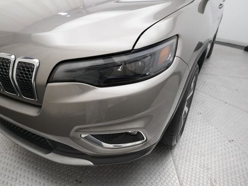 Used 2020 Jeep Cherokee Limited image 23