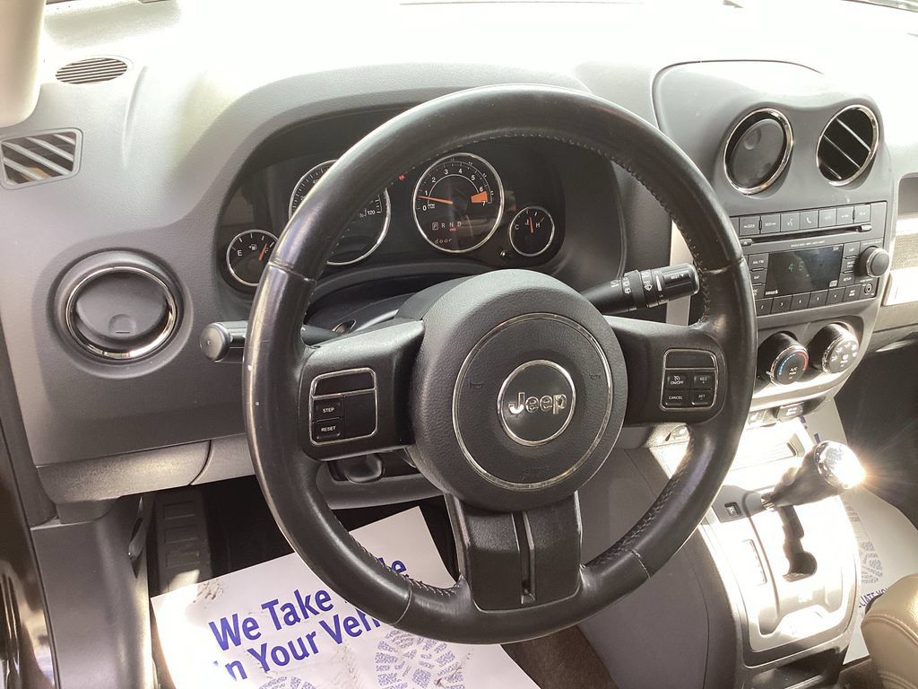 Used 2014 Jeep Compass Latitude w/ Sun/Sound Group AWD/4WD image 17