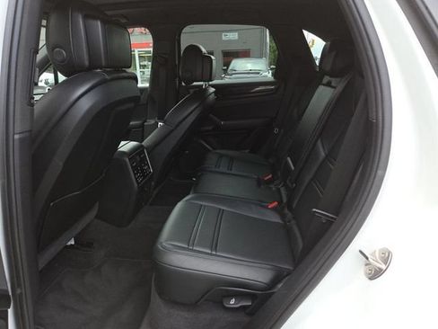 Used 2022 Porsche Cayenne AWD/4WD image 10