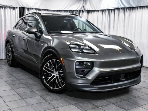 Used 2025 Porsche Macan 4 Electric image 3