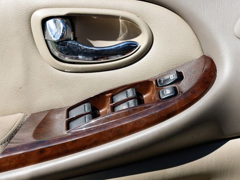 Used 2001 INFINITI I30 w/ (B03) Touring Sport Pkg image 39