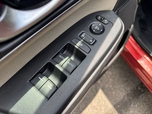 Used 2018 Honda CR-V EX image 11