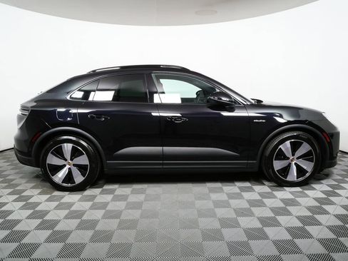 Certified 2025 Porsche Macan 4 Electric image 28