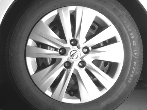 Used 2025 Nissan Sentra S image 12