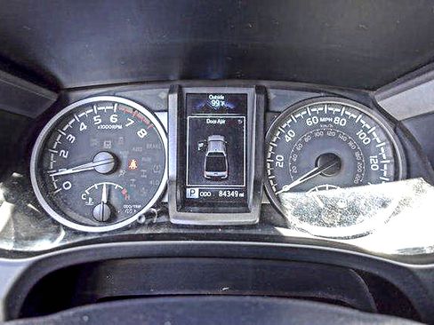 Used 2023 Toyota Tacoma TRD Sport AWD/4WD image 19