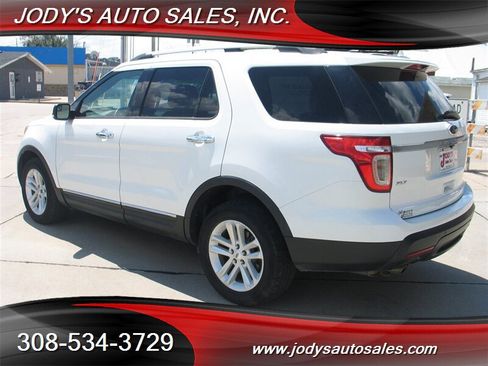 Used 2013 Ford Explorer XLT AWD/4WD image 29