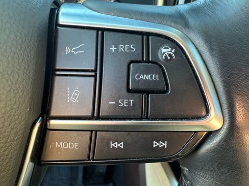 Used 2021 Toyota Highlander Platinum image 23