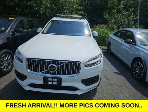 Used 2021 Volvo XC90 T5 Momentum w/ Protection Package Premier FWD image 2