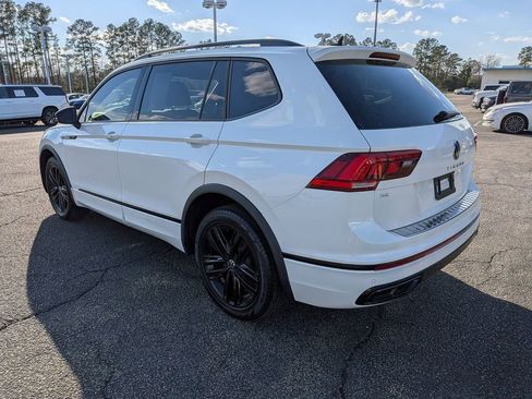 Used 2022 Volkswagen Tiguan SE R-Line image 6