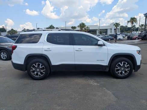 Used 2021 GMC Acadia SLE w/ Driver Convenience Package FWD image 2