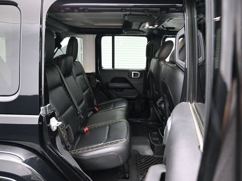 Used 2021 Jeep Wrangler Unlimited Sahara AWD/4WD image 12