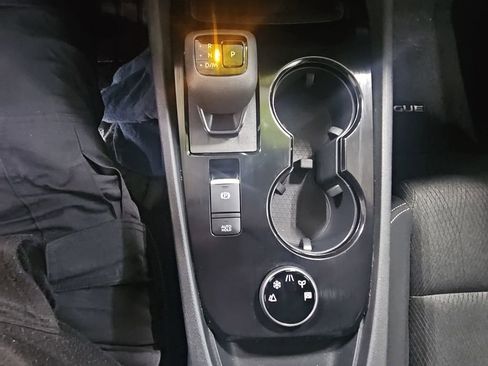 Used 2025 Nissan Rogue SV image 20