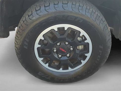 Certified 2024 Toyota Tacoma TRD Off-Road AWD/4WD image 24