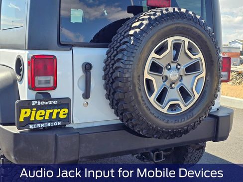 Used 2015 Jeep Wrangler Unlimited Rubicon w/ Max Tow Package AWD/4WD image 8