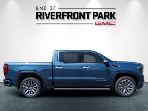 Used 2026 GMC Sierra 1500 Denali w/ Denali Reserve Package AWD/4WD image 3