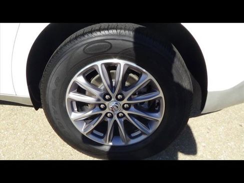 Used 2024 Buick Enclave Premium image 8