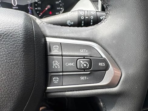 Used 2023 Jeep Compass Limited AWD/4WD image 23