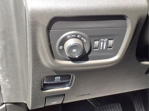 Used 2023 Jeep Grand Cherokee L Limited AWD/4WD image 14