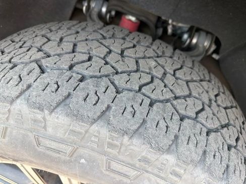 Used 2022 GMC Sierra 2500 AT4 AWD/4WD image 8