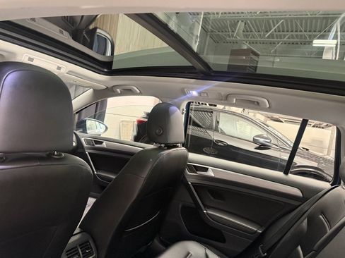 Used 2017 Volkswagen Golf SEL FWD image 19