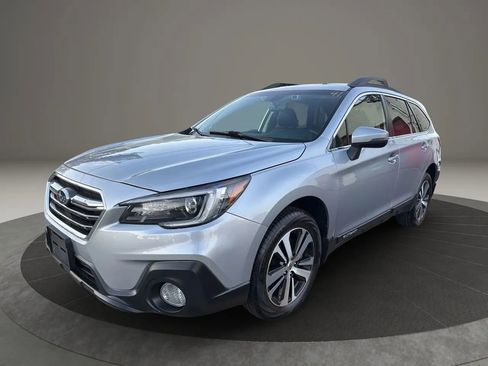 Used 2018 Subaru Outback 2.5i Limited image 1