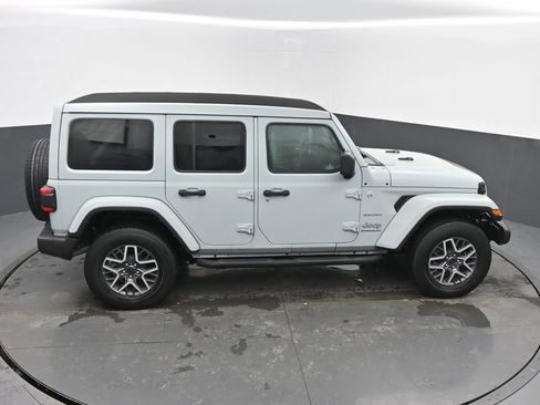 Used 2024 Jeep Wrangler Sahara image 42