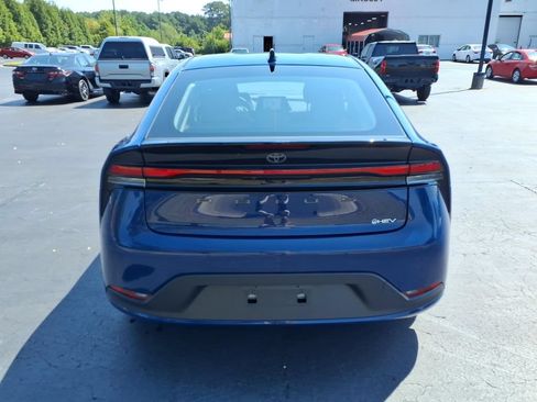 Used 2024 Toyota Prius LE FWD image 4