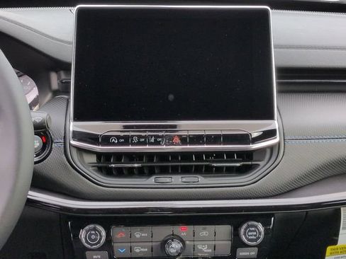 New 2026 Jeep Compass Latitude AWD/4WD image 17