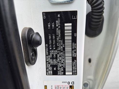 Used 2018 Toyota 4Runner SR5 AWD/4WD image 26
