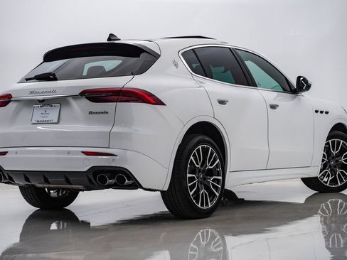 Used 2025 Maserati Grecale GT AWD/4WD image 9