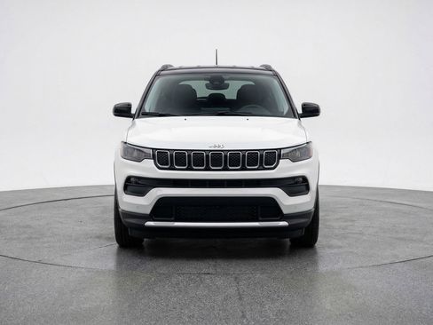 Used 2025 Jeep Compass Limited image 2