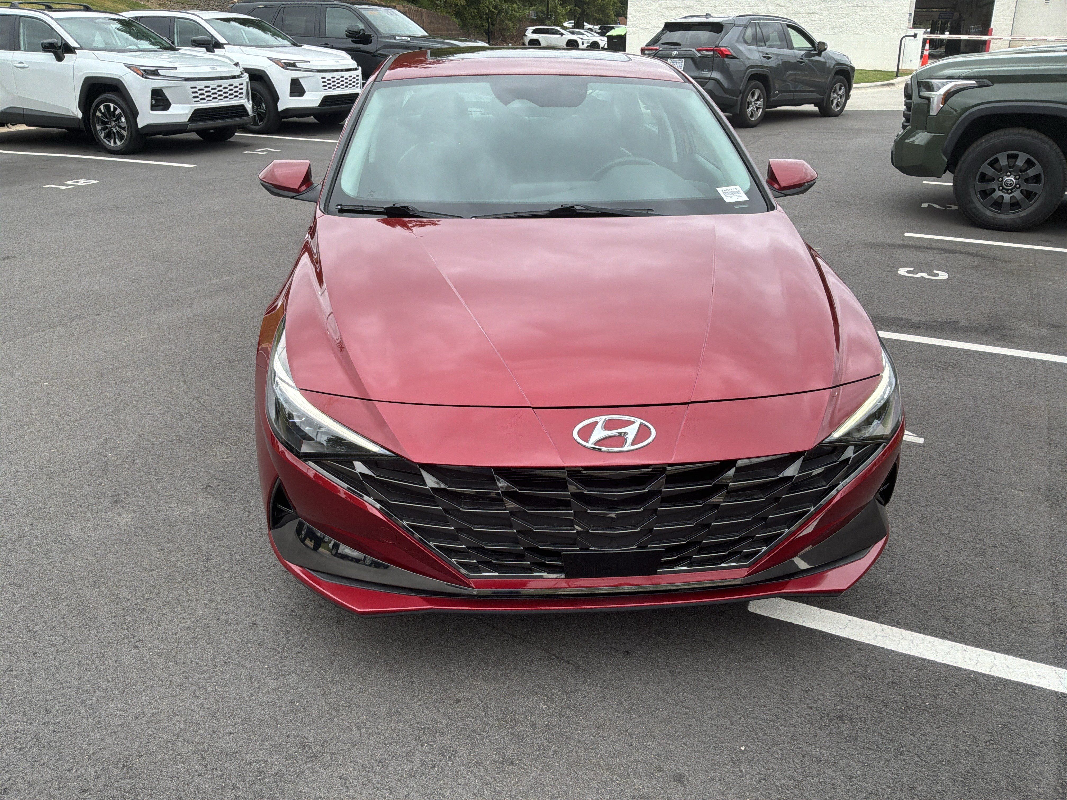 Used 2023 Hyundai Elantra Limited FWD image 3