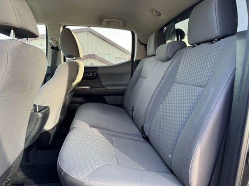 Used 2020 Toyota Tacoma SR5 w/ Technology Package AWD/4WD image 5