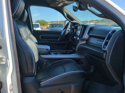 Used 2025 RAM 2500 Laramie AWD/4WD image 30