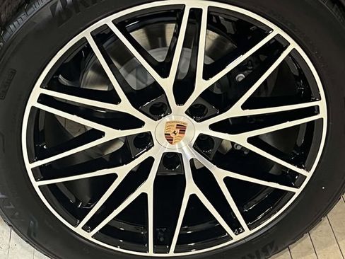 New 2026 Porsche Cayenne AWD/4WD image 14