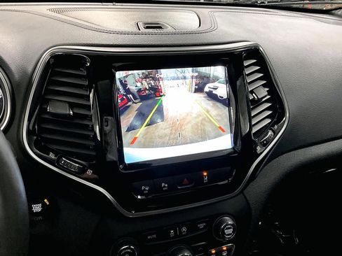 Used 2021 Jeep Cherokee High Altitude image 27