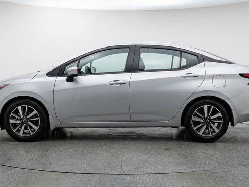 Used 2025 Nissan Versa SV image 5