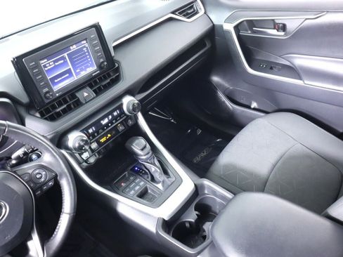 Used 2021 Toyota RAV4 XLE w/ XLE Grade Weather Package AWD/4WD image 29