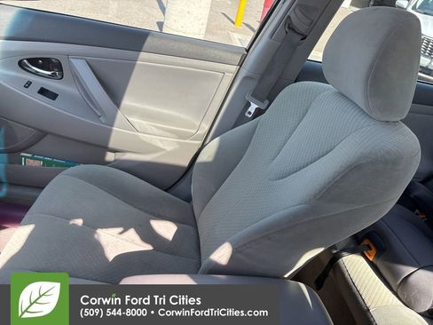 Used 2007 Toyota Camry LE FWD image 2