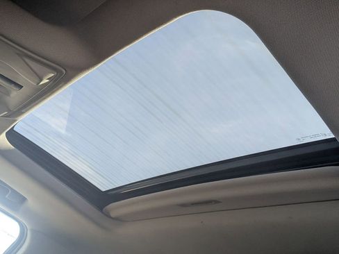 Used 2018 Cadillac Escalade ESV Luxury image 26