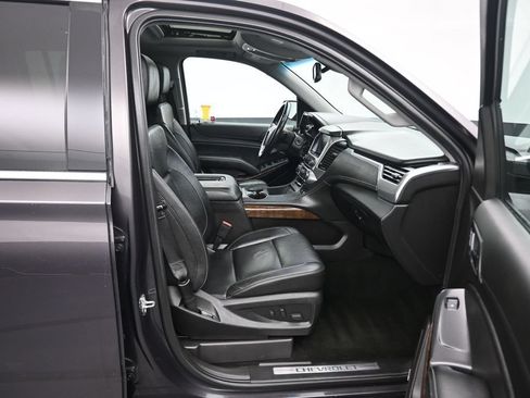 Used 2018 Chevrolet Suburban LT AWD/4WD image 52