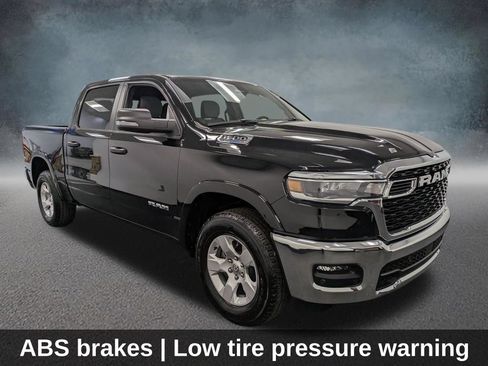 Used 2025 RAM 1500 Big Horn AWD/4WD image 3