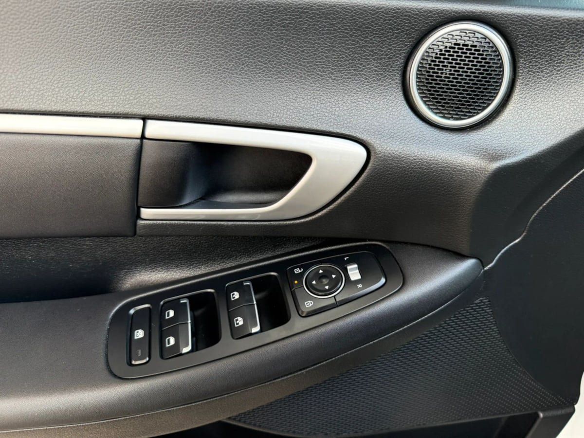 Used 2025 Hyundai Sonata SEL FWD image 36