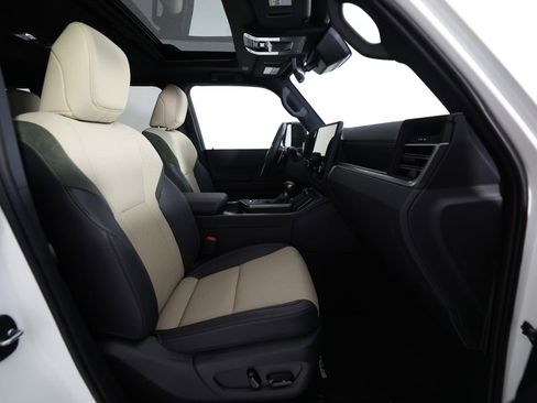 Used 2026 Lexus GX 550 w/ Accessory Package (CT) AWD/4WD image 10