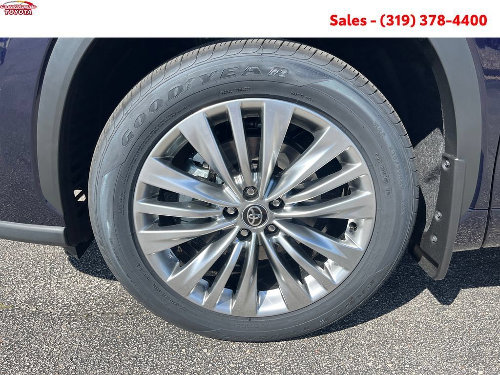 New 2026 Toyota Highlander Platinum AWD/4WD image 10