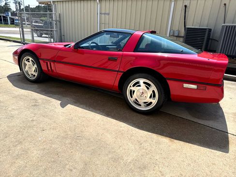 Used 1989 Chevrolet Corvette Coupe image 17