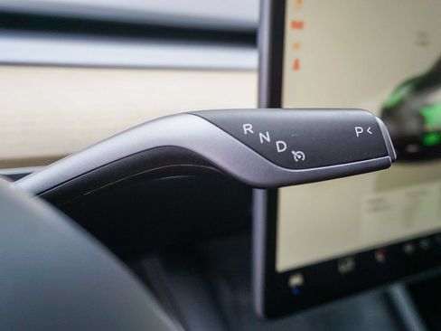 Used 2023 Tesla Model Y Long Range AWD/4WD image 22